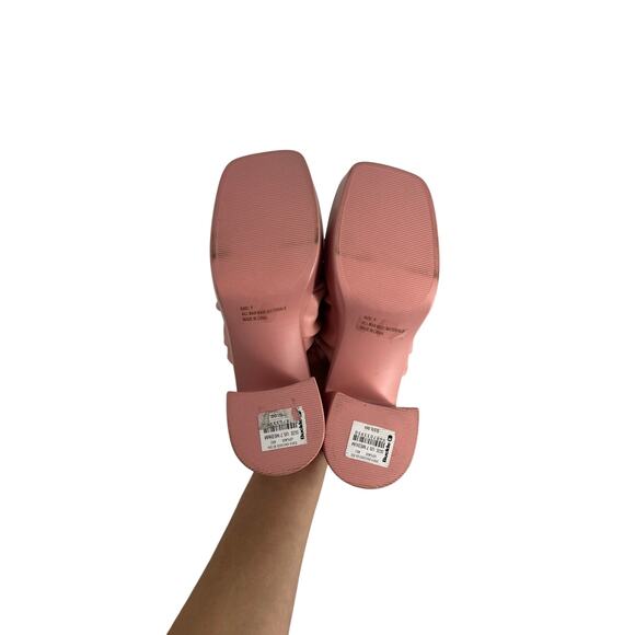 Qupid Leyla Heeled Sandal in Ash Coral - Picture 6 of 6